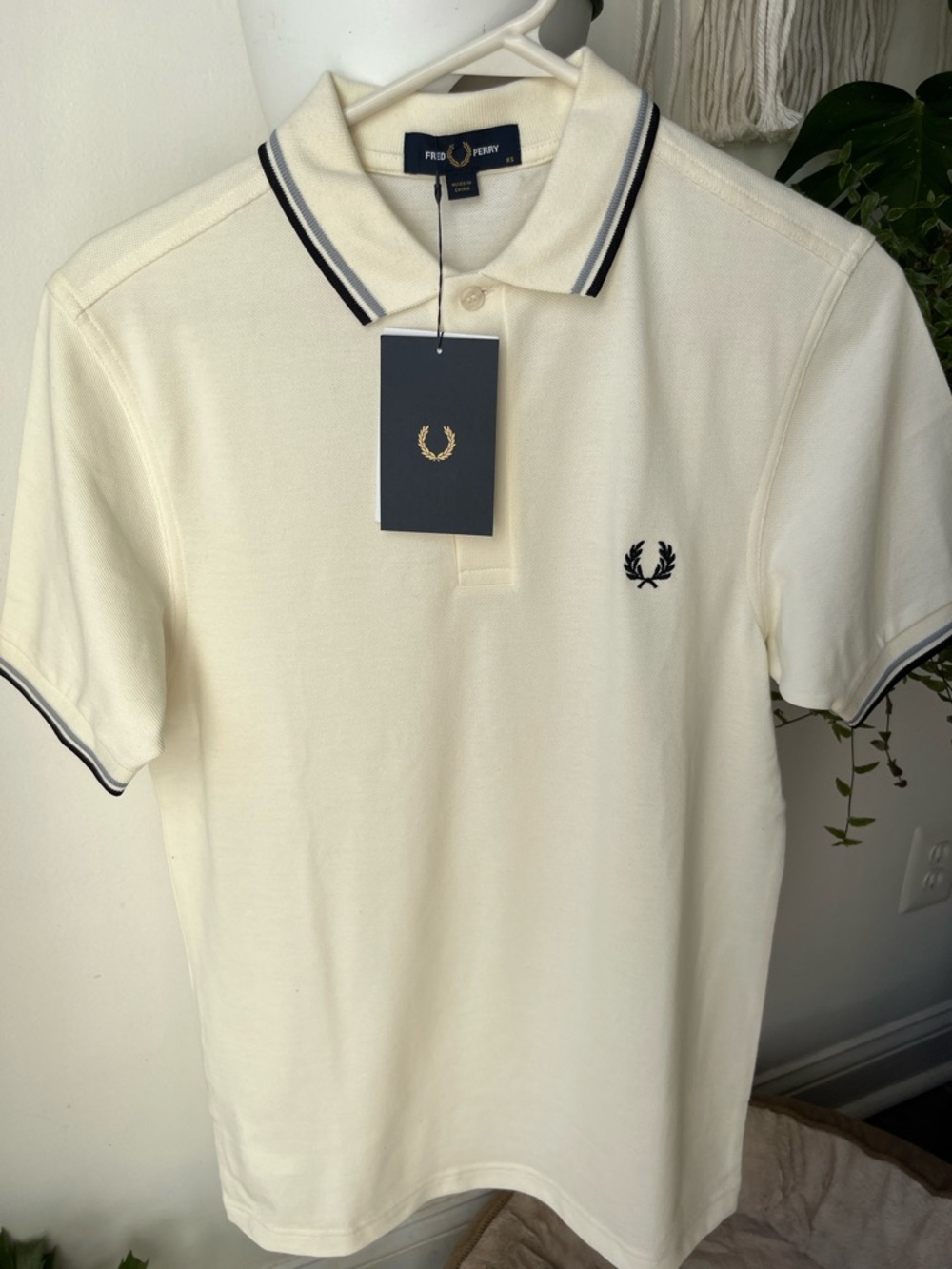 Fred Perry Cream Polo with Navy Twin Tipping - Picture 2 of 3